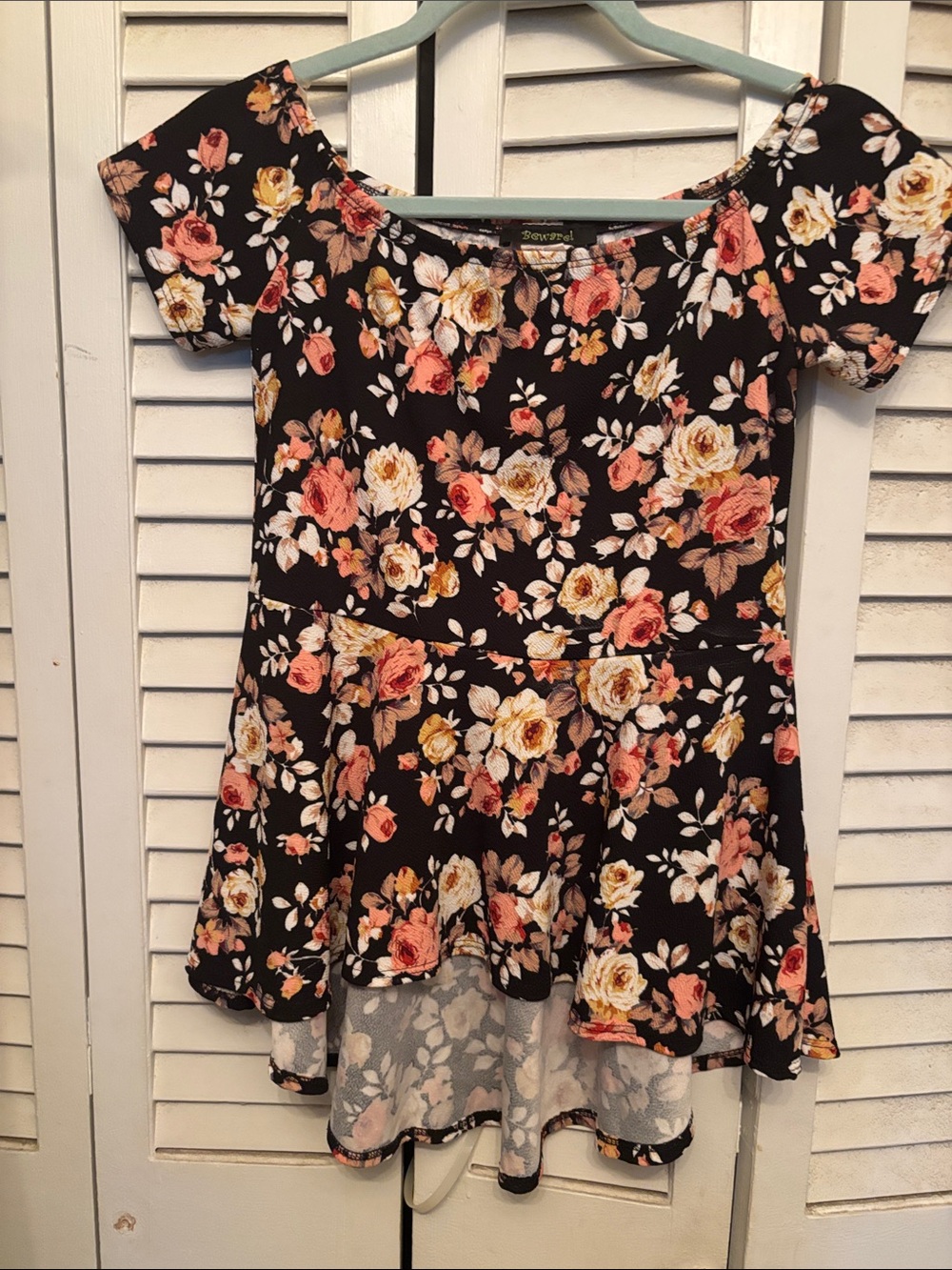 Floral Scoop-Neck Peplum Tunic - Black with Pink & Cream Roses